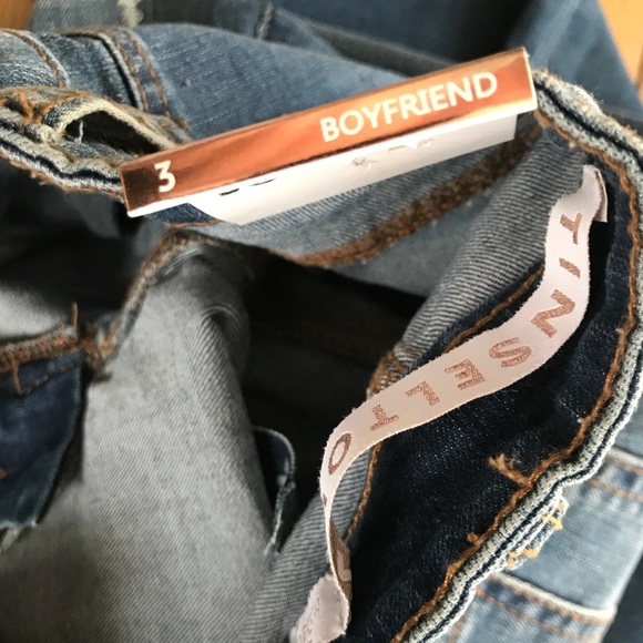 BOYFRIEND SOFT STRETCH DISTRESS DENIM JEANS - Picture 4 of 7
